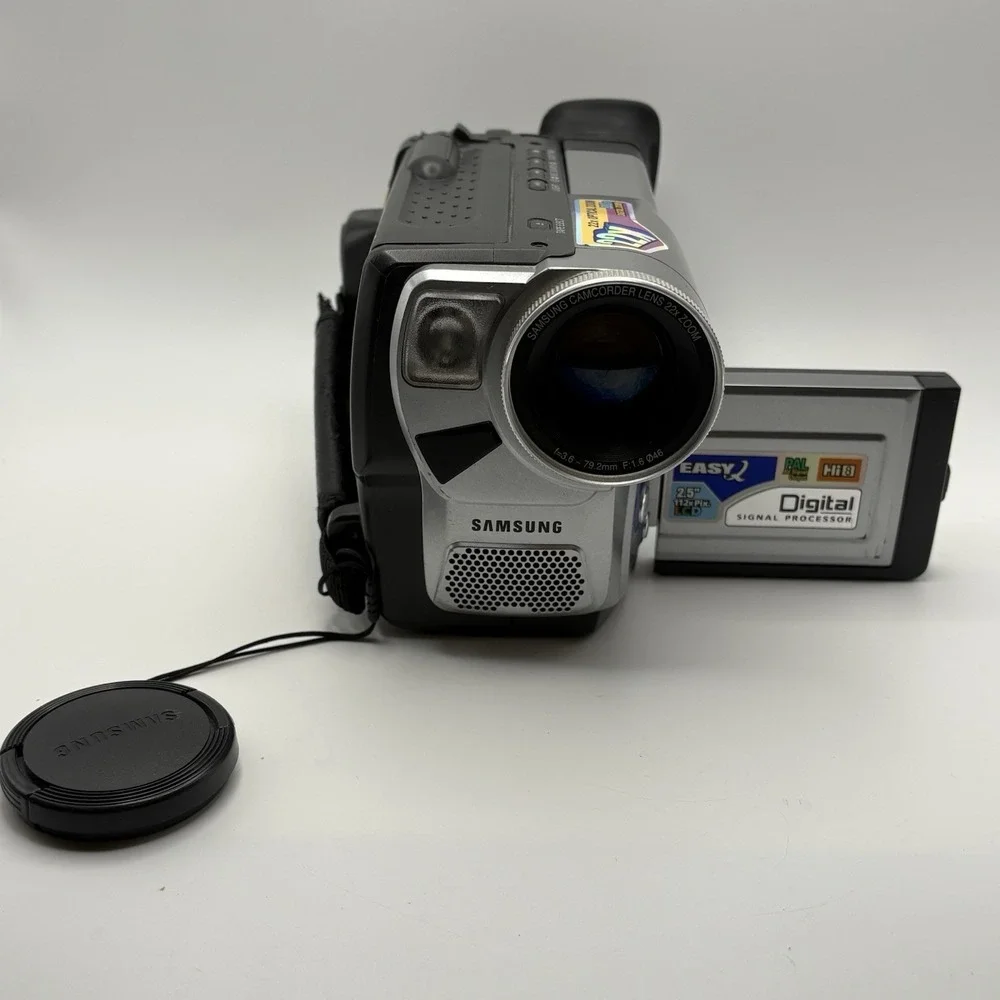 Samsung SCL810 SC-L810 8mm Video8 Hi8 Camcorder VCR Player No Battery No Charger